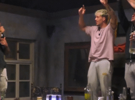 Farma 17 - 19. diel online - 25.9.2025 - Opití farmári oslavujú narodeniny Mariána. Voľba 2. duelanta